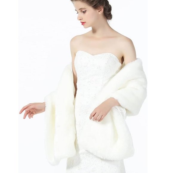 Faux fur Shawl/Wrap/Cover-Up/Cape - Ivory  *NEW* - Picture 3 of 7